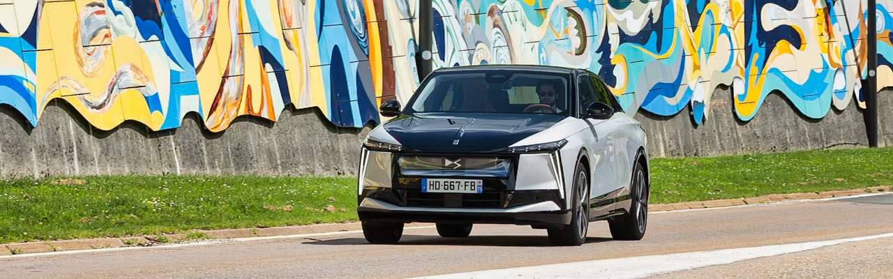 Premier Contact – DS N°8 AWD : Un SUV électrique à la sauce française